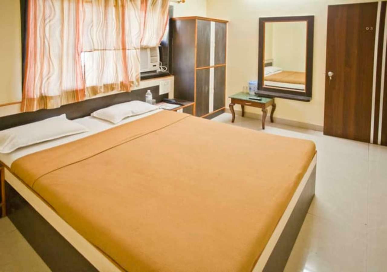Hotel Sai Ganesh เชอร์ดี ภายนอก รูปภาพ